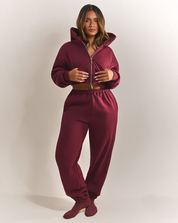 The Classics Cuffed Joggers in Wine